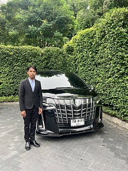 พนักงานแต่งกายสุภาพ ด้วยชุด  Uniform เน้นการบริการด้วยความสุภาพตรงต่อเวลาและคำนึงถึงความปลอดภัยของท่านเป็นหลัก